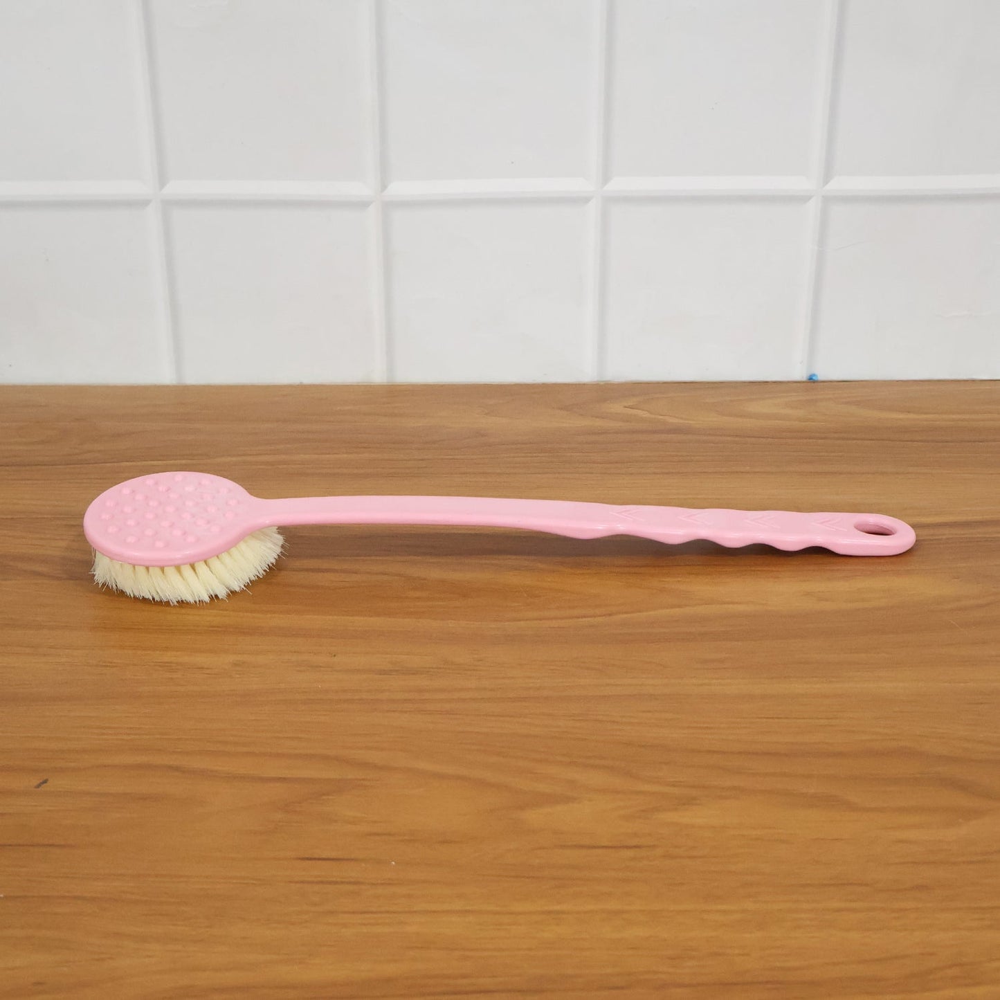 Back Scrubber For Shower Dry Body Brush Back Brush Long Handle (1 Pc  B Grade)